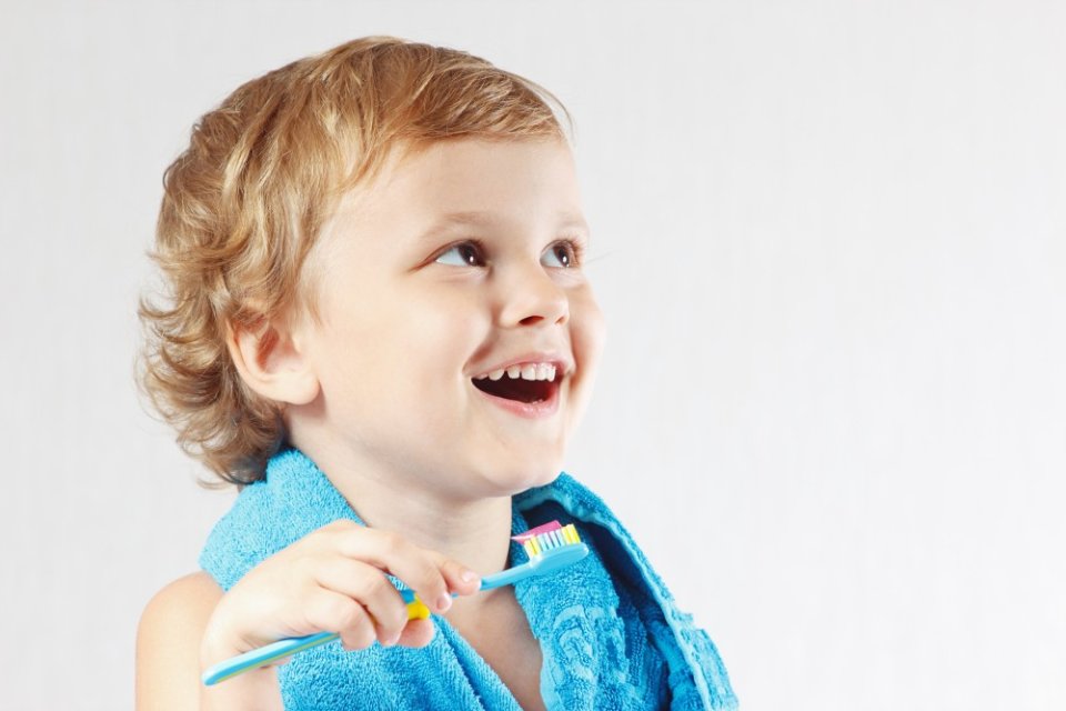 Kako djecu naučiti samostalnom pranju zubi?