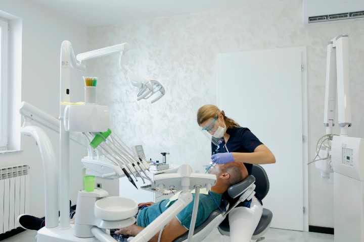 Prilikom ozlijede zuba treba se što prije javiti stomatologu